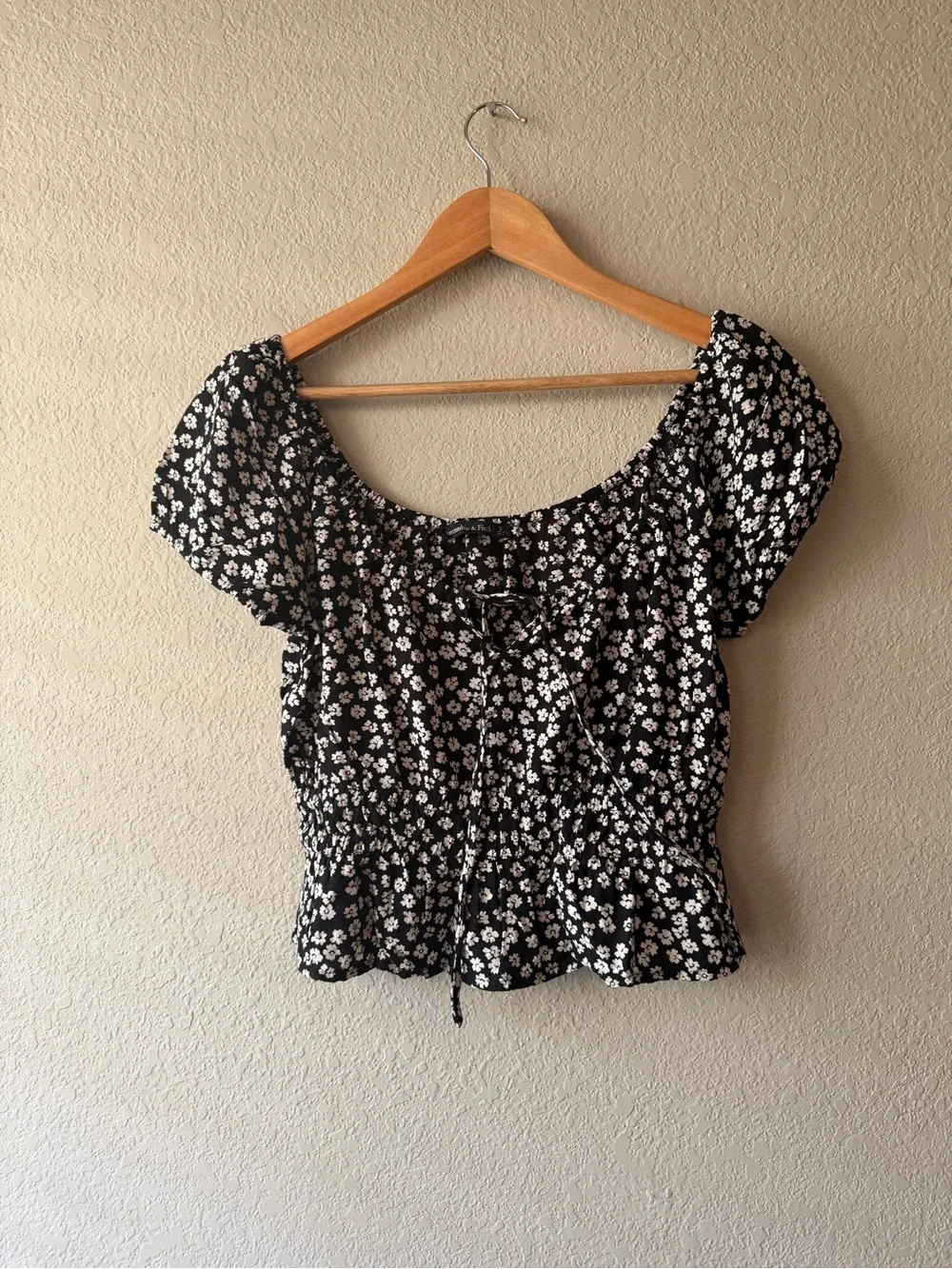 Abercrombie & Fitch Daisy Floral Smocked Puff Sleeve Top Small